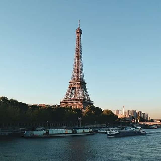 Giverny and Eiffel Tower with Private Pick up and Drop Off