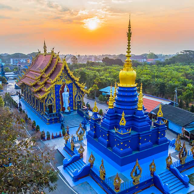 Chiang Mai: Белый Храм, Музей Баан Дам и Голубой Храм: тур на целый день.
