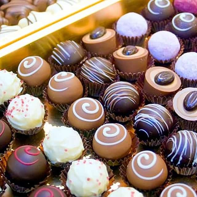 Paris Food Tour Small-Group Gourmet Experience with Lunch & Wine Tasting