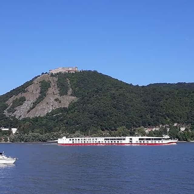 Budapest Danube Bend Full Day Tour with Lunch
