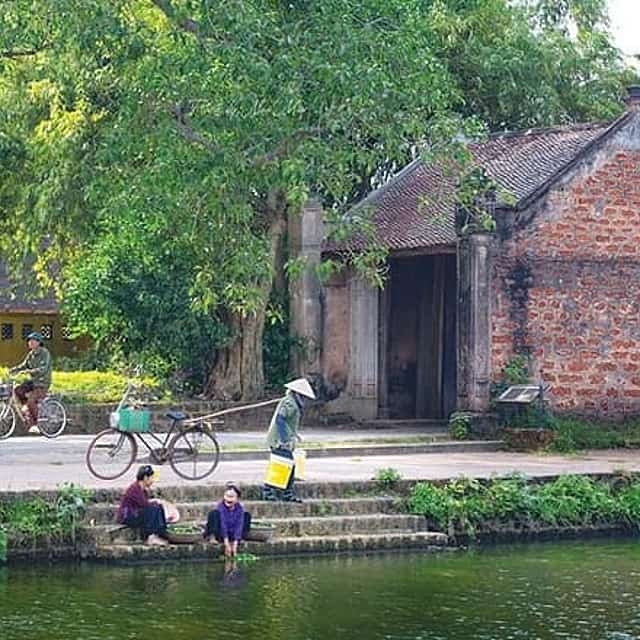 Private Tour Explore Hidden Gems of Duong Lam Ancient Village