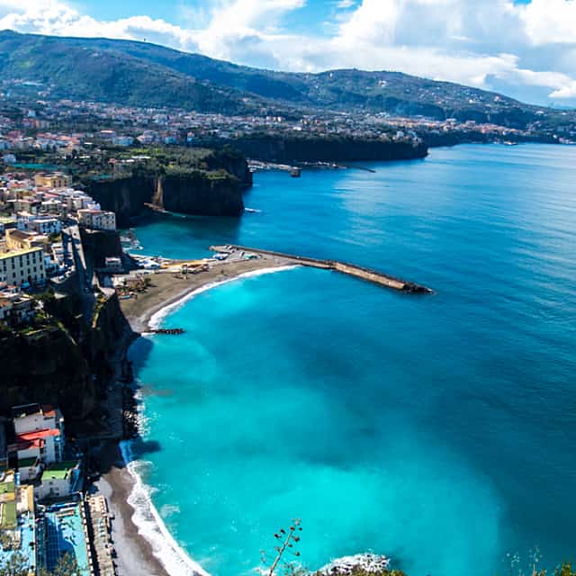 <p>Tour definitivo de Sorrento y la Costa Amalfitana desde Nápoles para hasta 8 personas</p>