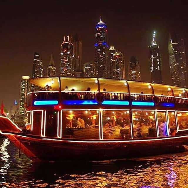 Cruzeiro com jantar de Dhow no Dubai Marina