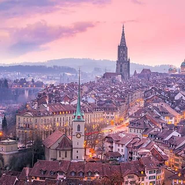 Gita giornaliera privata da Basilea a Berna e Murten con autista locale