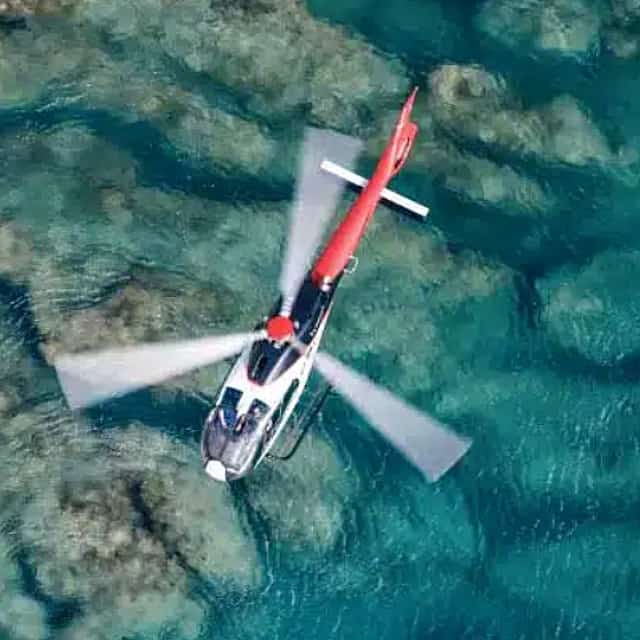 Héli-Soleil du Nord Vol privé en hélicoptère au départ de Triolet.
