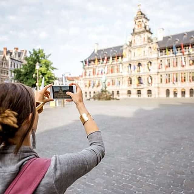 Privétransfer van Brugge naar Frankfurt, 2 uur stop in Antwerpen