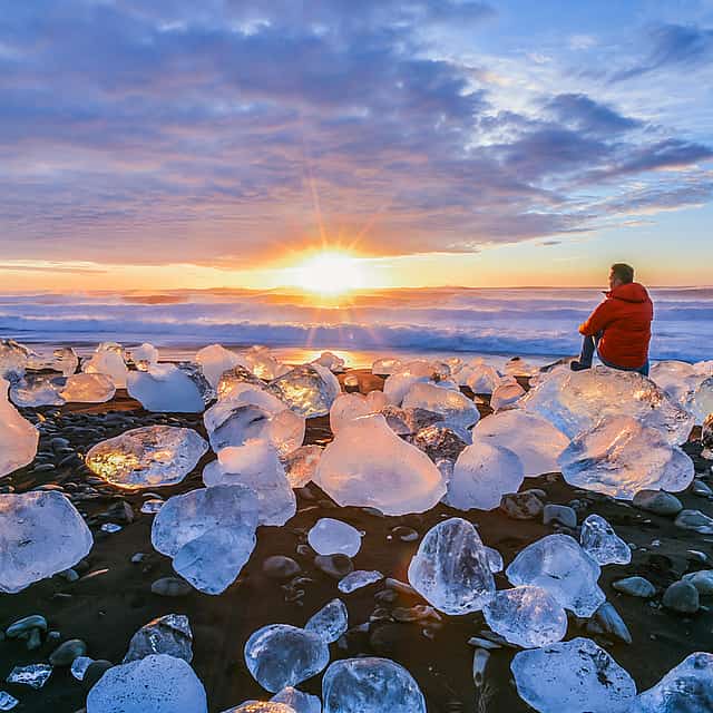 Diamond Beach and Jökulsárlón Private Day Tour