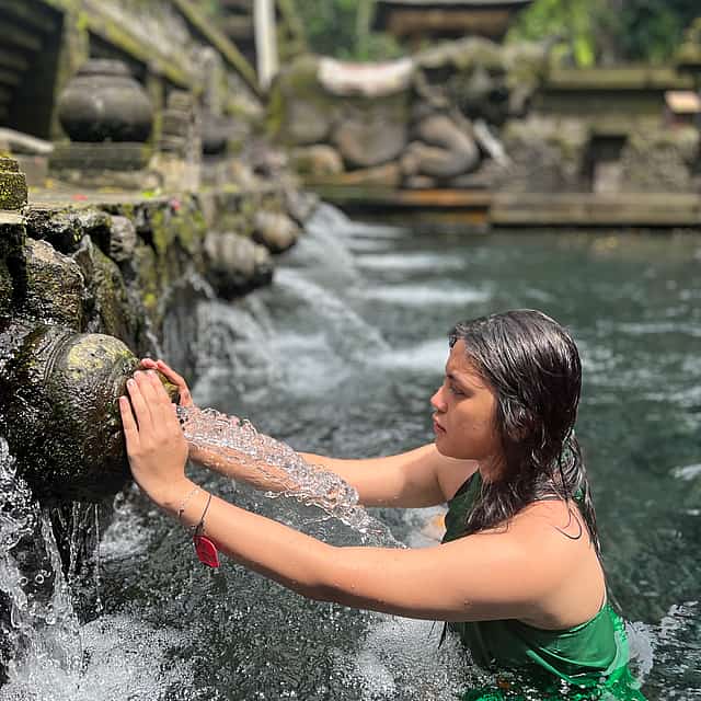 Ubud Sighseeing | balinese traditional house & holy water temple