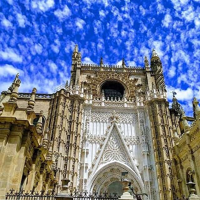 Guided Walking Tour in Seville