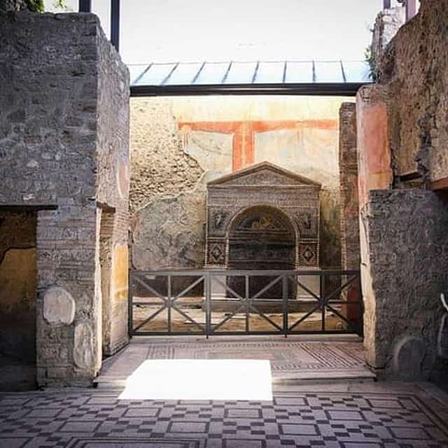 From SorrentoCoast:Pompeii max8 all inclusive(Guide,Transfer,Ticket)Skip TheLine