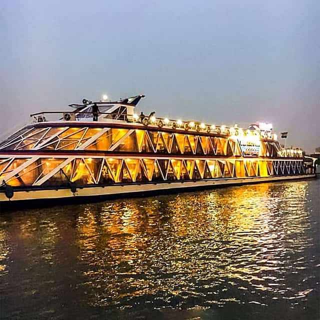 TH Exclusives: Cairo Walk, Cruise & Dinner tour