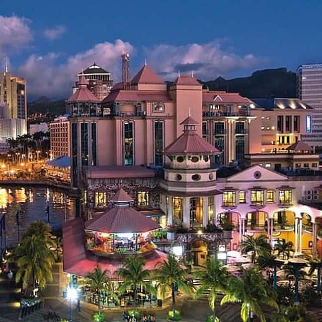 Mauritius Private Night Tour: Romantic dinner, Entertainments & Night lounge