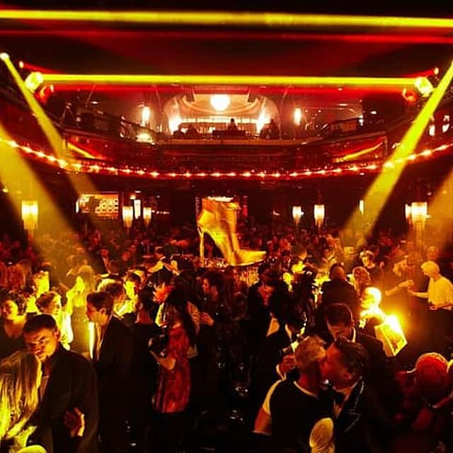 5 Hours Paris Night Tour with Paradis Latin and Wine Tasting