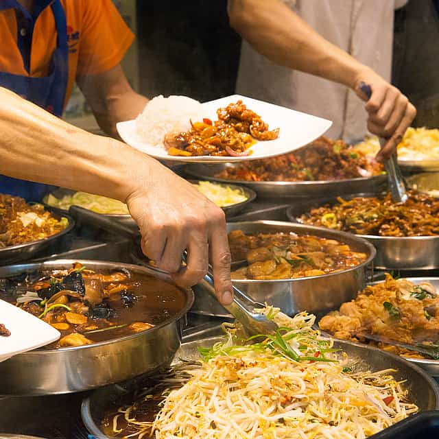 Singapur Authentisches Essen. Private Tour.