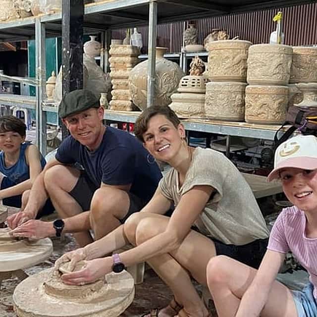 Hanoi Jeep – Odkryj Przedmieścia i Wioskę Ceramiczną Bat Trang
