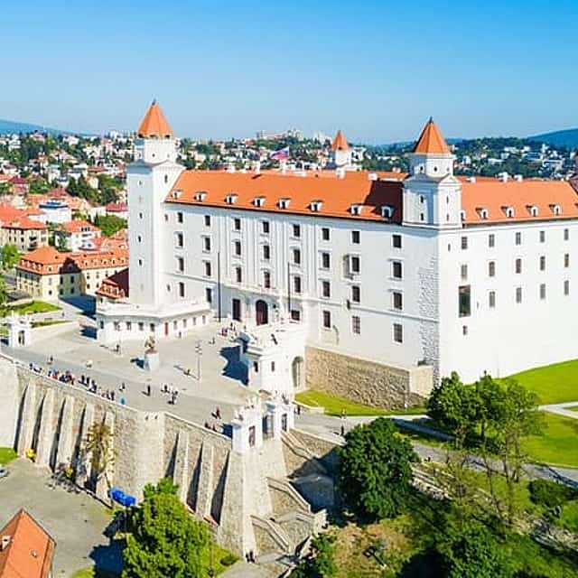 Private Transfer from Budapest to Bratislava with 2h of Sightseeing