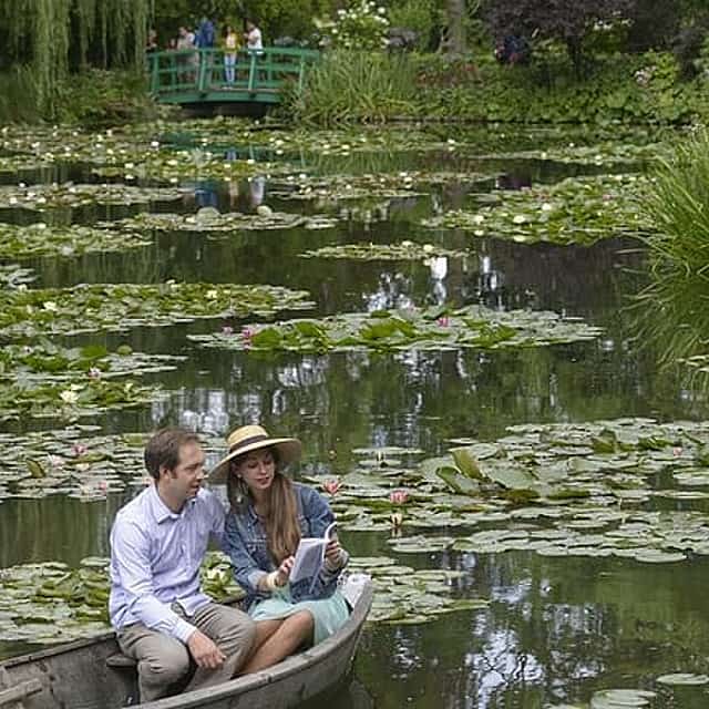 Giverny and Louvre Museum with Private Pick up and Drop
