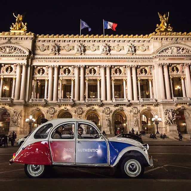 "Paris und Montmartre bei Nacht Tour im 2CV"

