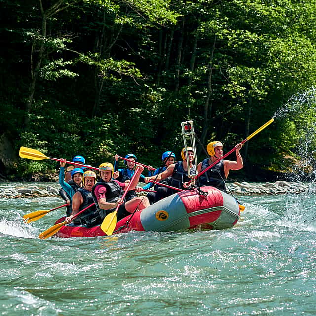 Rafting y Exploración Naturaleza Checa