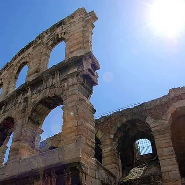 Visit of Verona and Lake Garda. Private tour with pick up