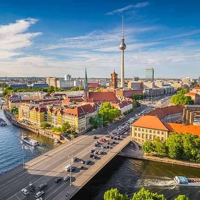 Juego de Escape al Aire Libre Joyas Ocultas de Berlín Oriental: El Sonido de la Libertad