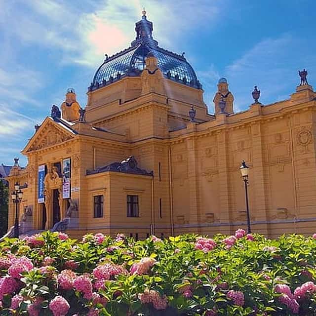 Private Transfer from Split to Zagreb with 2 hours for sightseeing