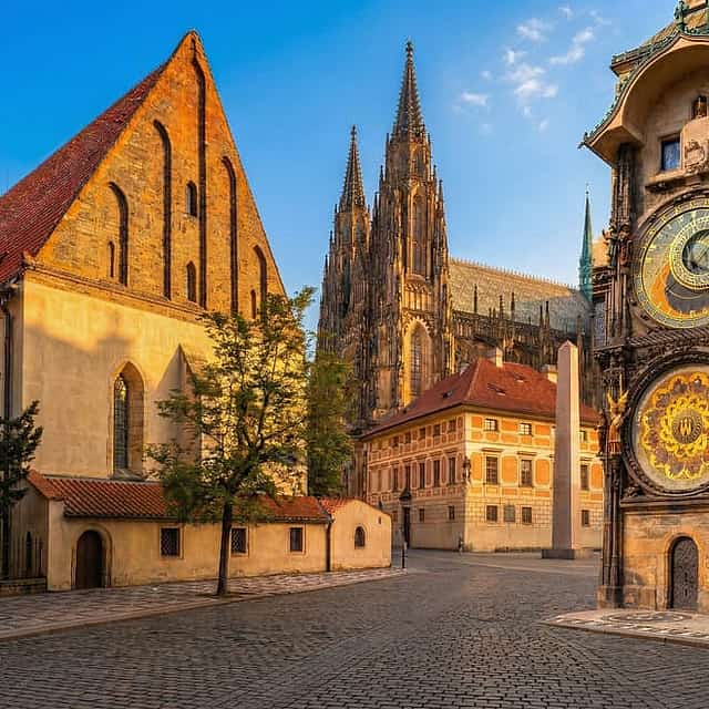 Prague TOP 3 TICKETS Prague Castle Astronomical Clock Jewish Town