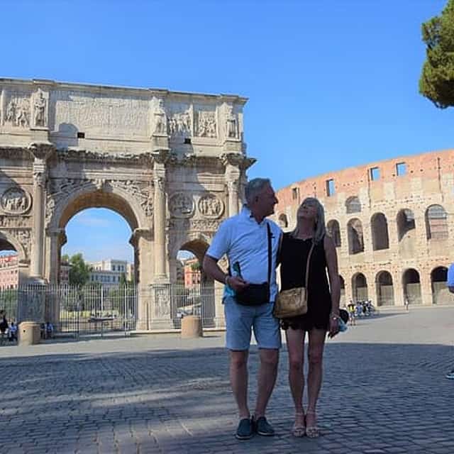Rome Icons Private Tour: Colosseum & Vatican, Lunch & Luxury Cars