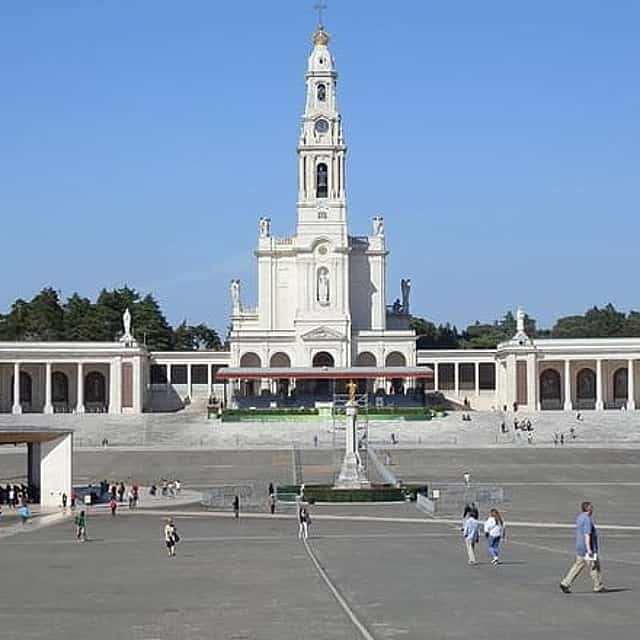 Tour privado a Fátima, Batalha, Nazaré y Óbidos.