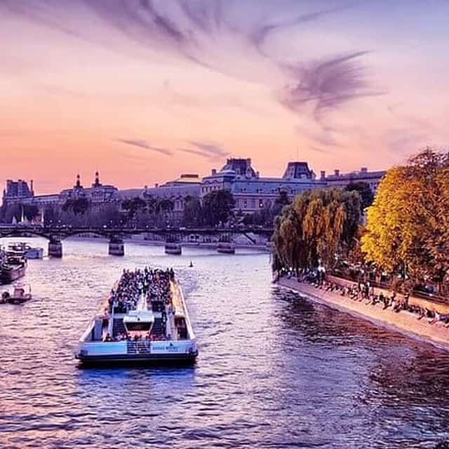 Half-Day Private Tour of Paris with Seine River Cruise