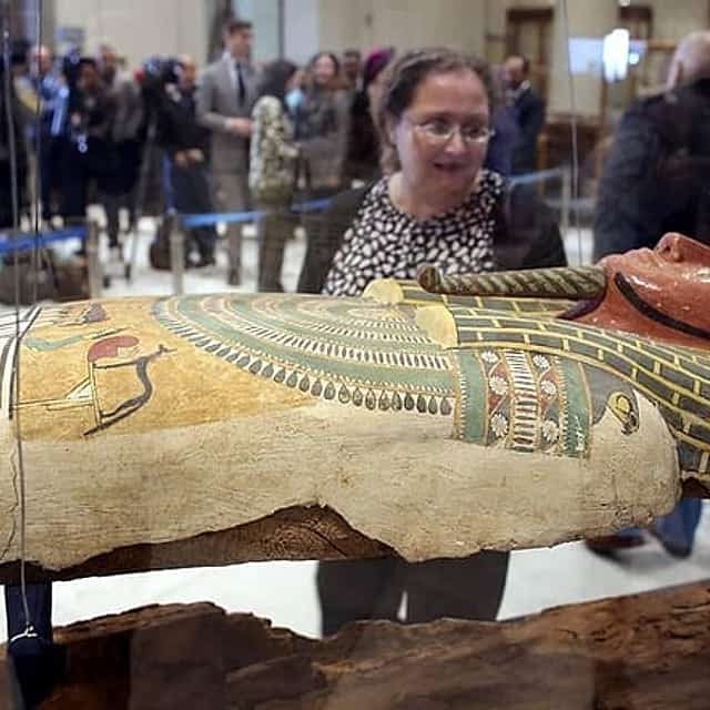 Full-Day Private Tour to Pyramids, Museum Sphinx and Cairo Bazaar