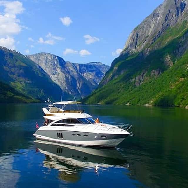 From Bergen Private tour with yacht Flåm to Gudvangen Nærøyfjord