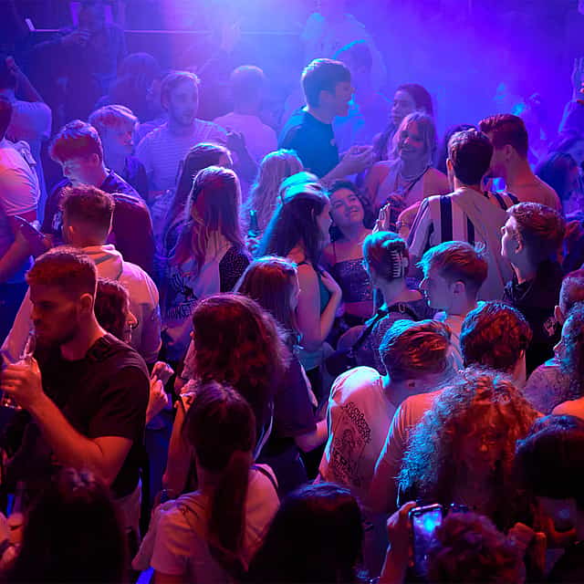 Alanya Pub Crawl con tour en barco de fiesta y fiesta de la espuma desde Side.
