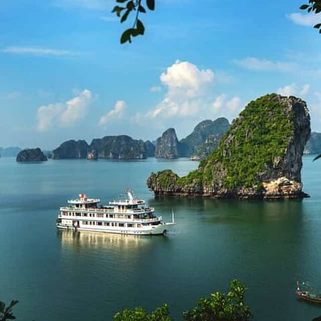 Hanoi: Hidden Bai Tu Long Bay Journey – 2D1N Scenic Swan Cruise
