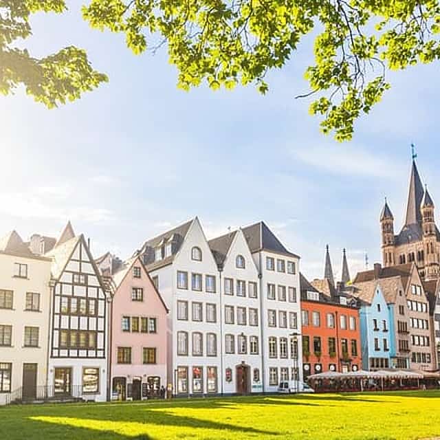 Privé transfer van Brugge naar Keulen, met een stop van 2 uur in Aken