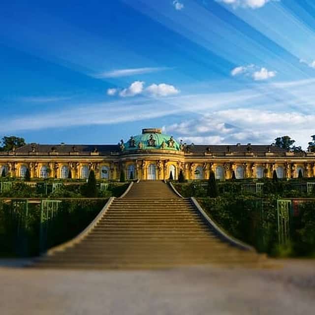 Private transfer from Prague to Berlin with stops in Potsdam + Sanssouci Palace