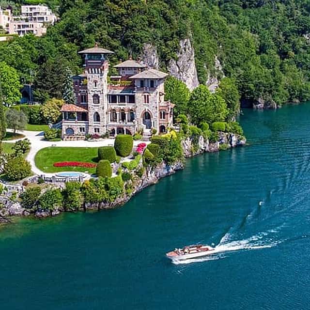 Private Full Day Trip to Lake Como from Milan