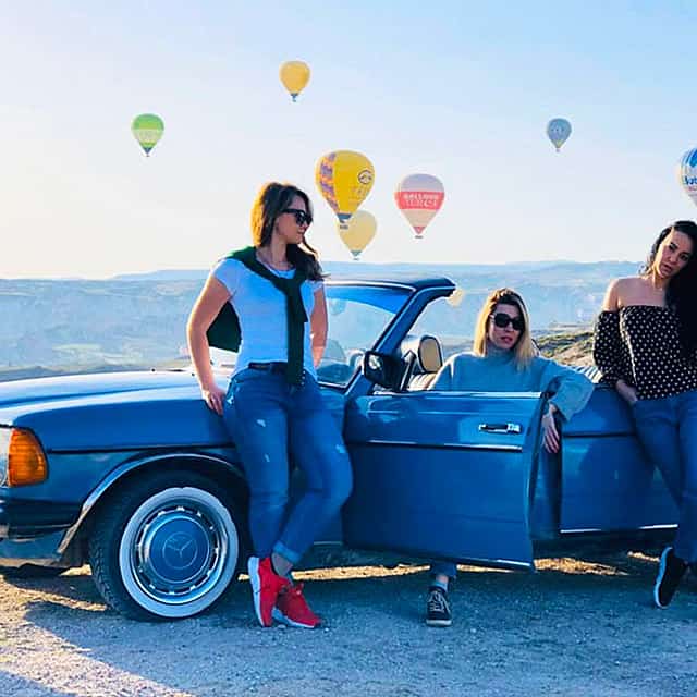 A Wonderful Ride under Balloons & Vintage Tour