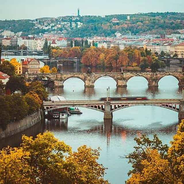 Budapest to Prague Private Transfer with Kutna Hora Stop
