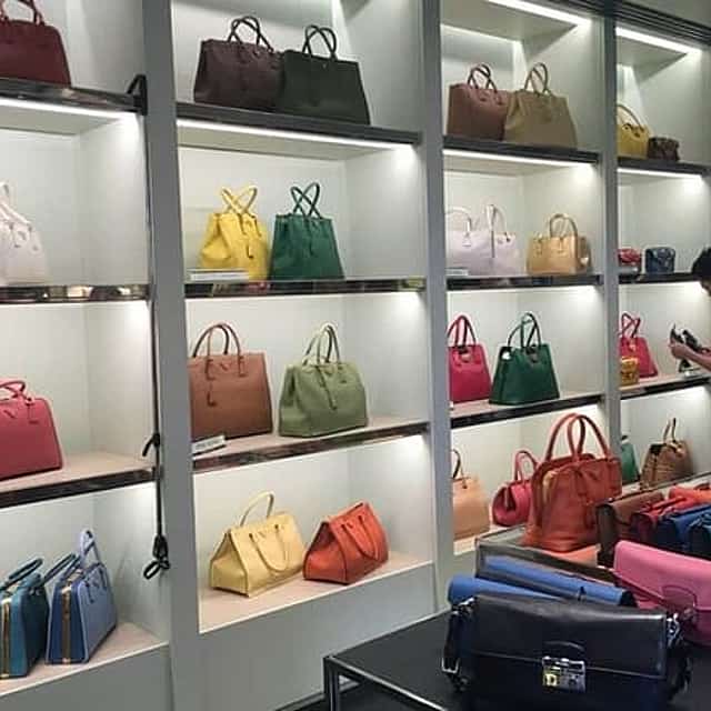 PRIVATE Half-Day Shopping Tour: The Mall GUCCI outlet