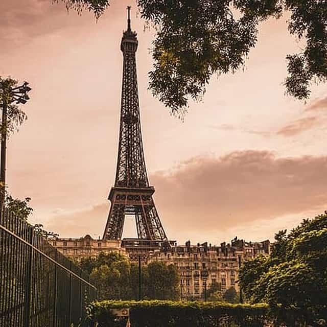CDG Transfer with Paris Tour, Montmartre, Marais & Saint Germain