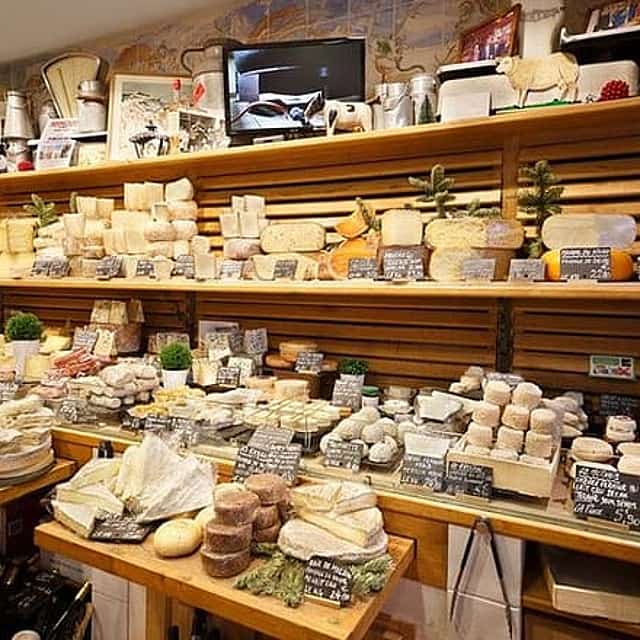 Paris Marché d’Aligre Walking Tour with Chocolate and Cheese Tasting