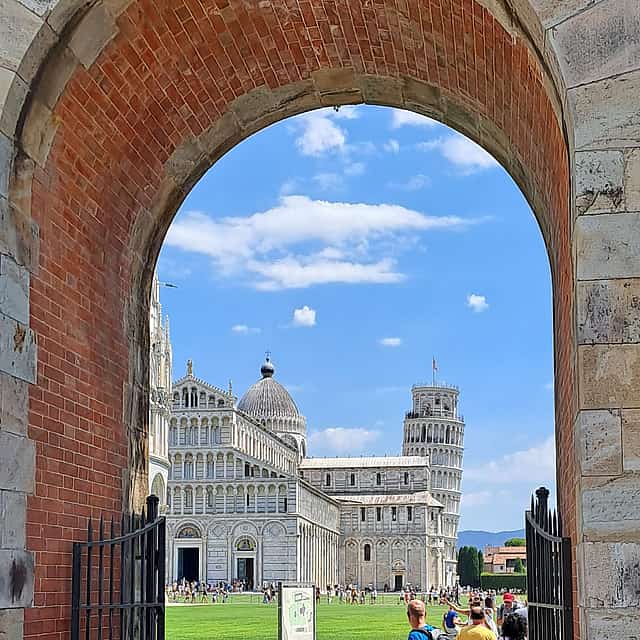 Visit Pisa with Skip-the-line Tickets to Cathedral and Leaning Tower