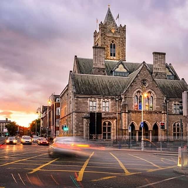 Dublin Scavenger Hunt & Highlights Self-Guided Walking Tour