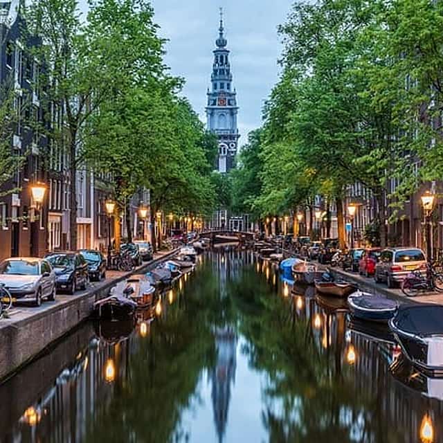Privétransfer: Rotterdam naar Amsterdam, 2u stop in Den Haag
