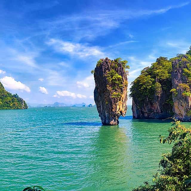 Phuket: Wyspa Jamesa Bonda 4 w 1 ze spływem kajakowym w Zatoce Phang Nga luksusową łodzią
