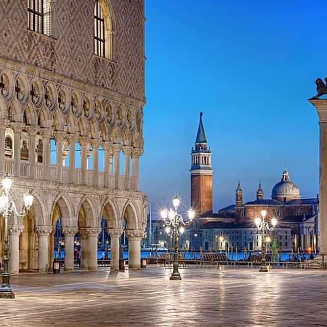 Walking Tour of Venice with Mini Cruise
