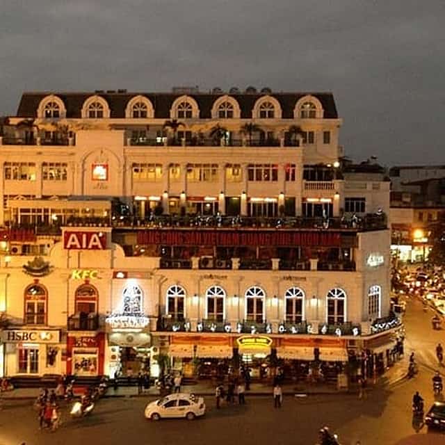 Exploring Hanoi by Motorbike Including Lunch