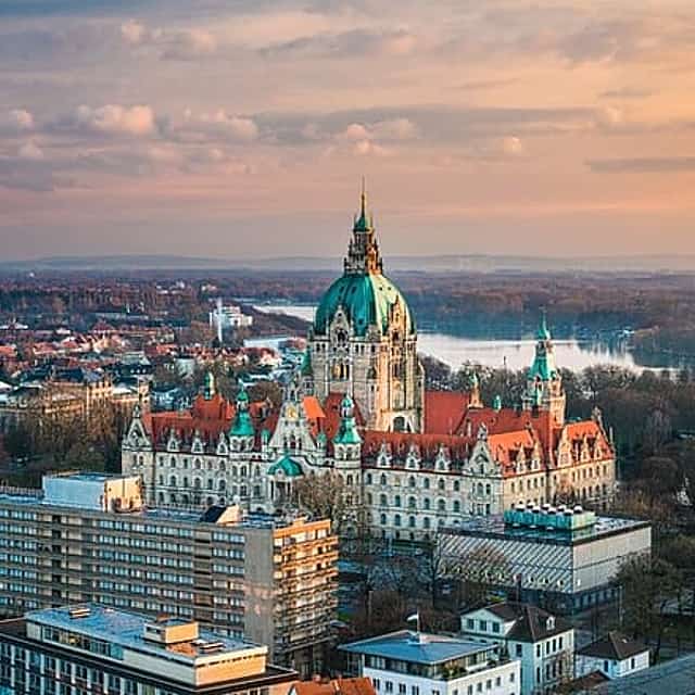 Private transfer: Amsterdam to Hannover, 2h stop in Marienburg