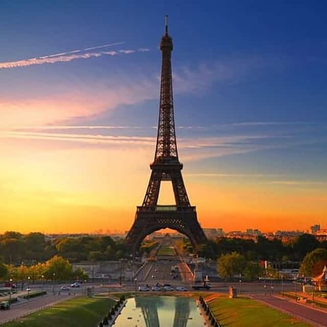 8-hours VIP Private Sightseeing and Shopping Tour in Paris